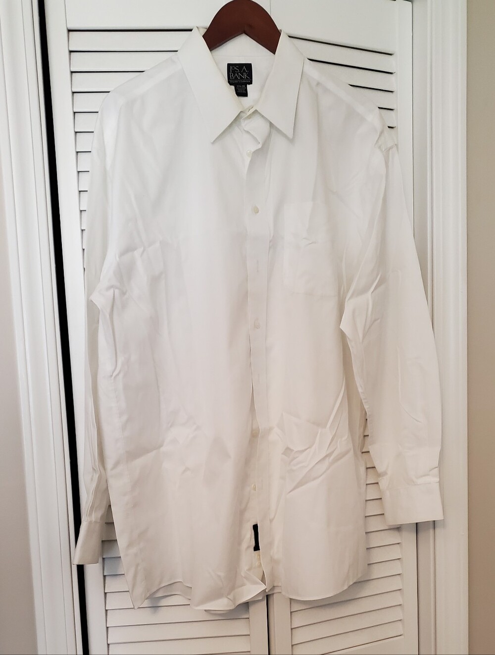 Jos. A Bank. Men's White Dress Shirt - Classic Spread Collar